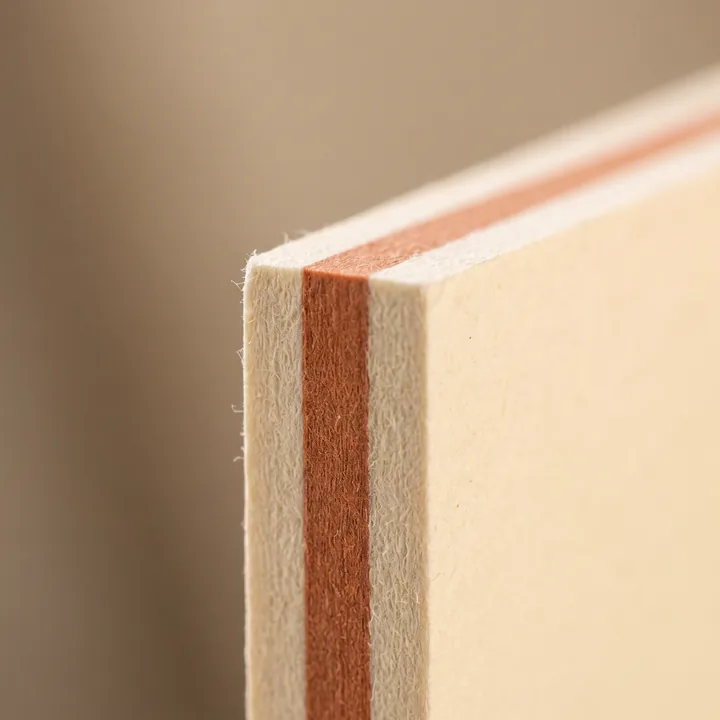 Carton duplex à âme colorée